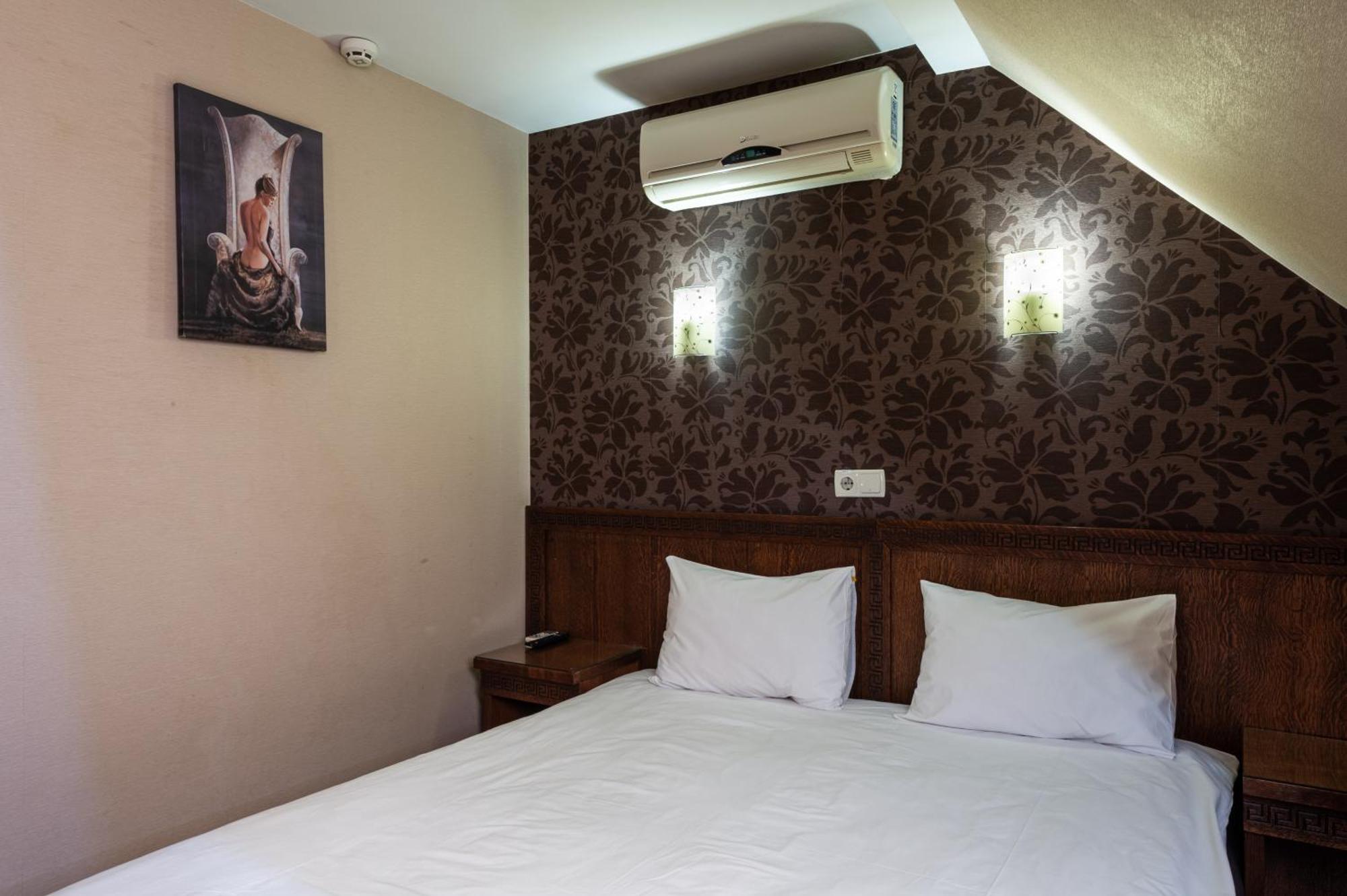 Kamelot Hotel Ternopil Eksteriør billede