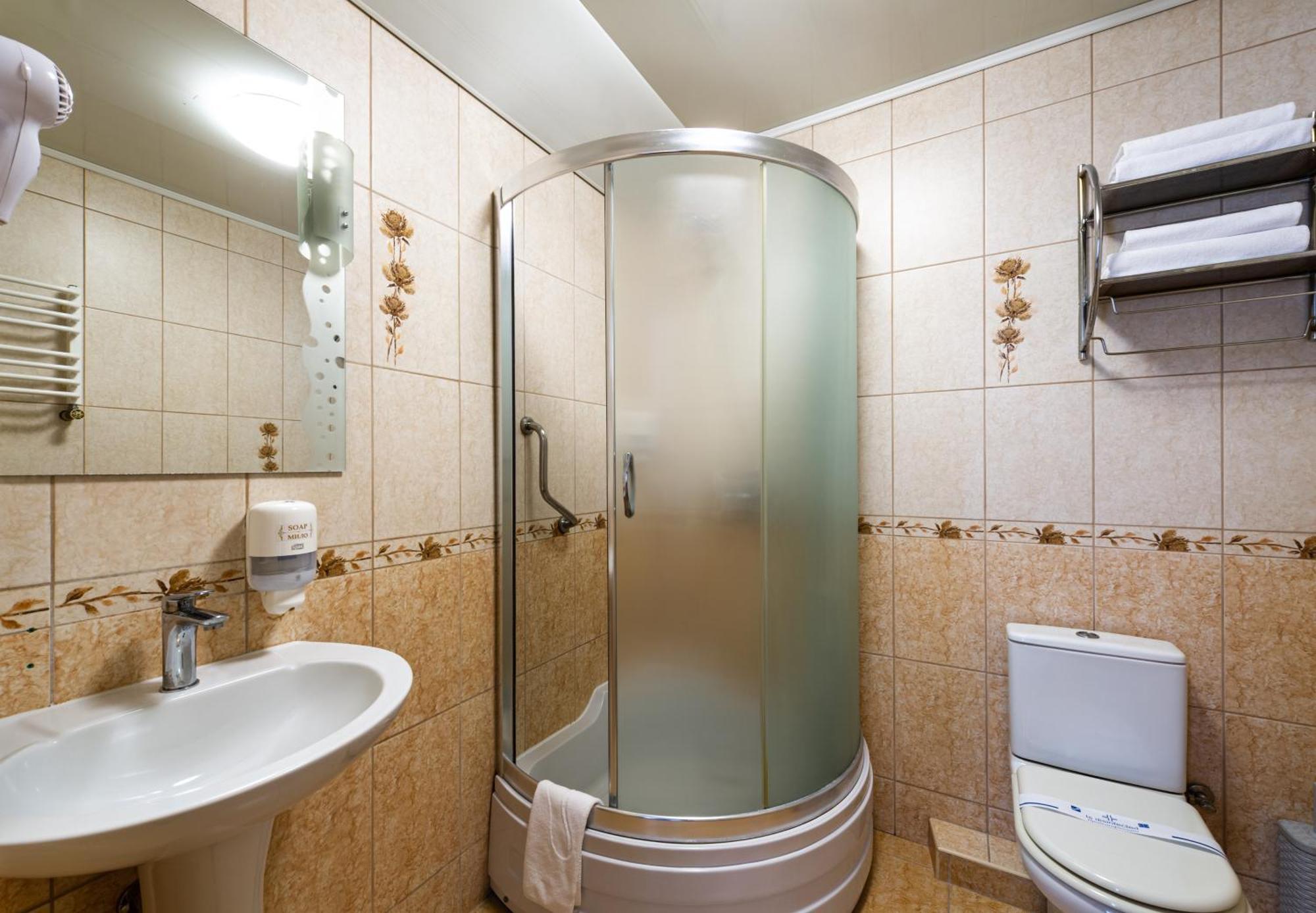 Kamelot Hotel Ternopil Eksteriør billede