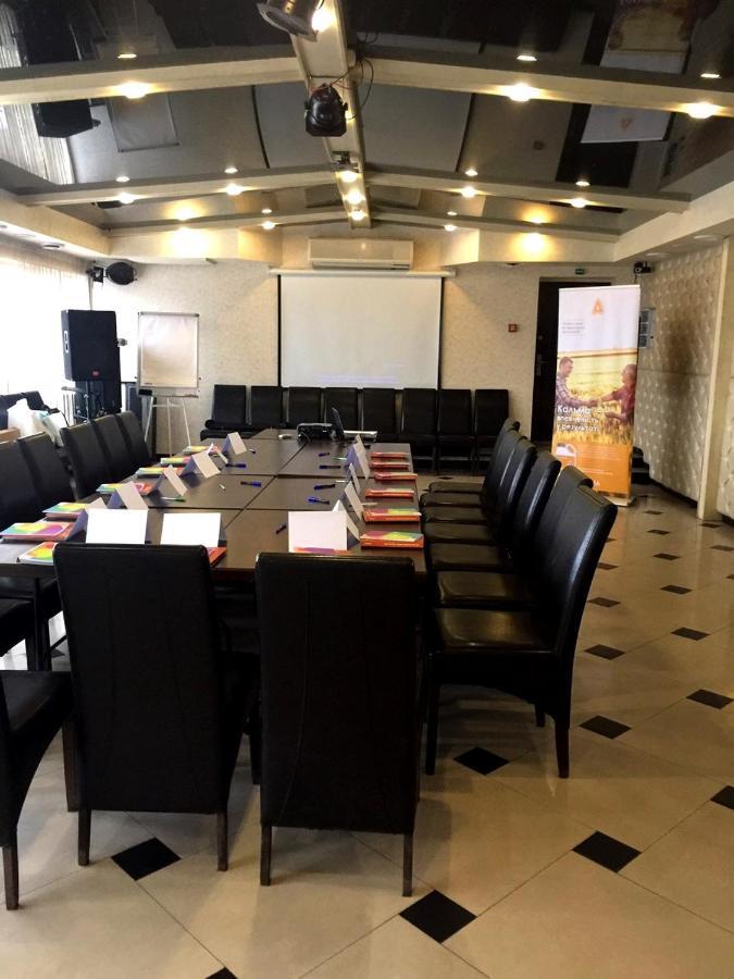Kamelot Hotel Ternopil Eksteriør billede