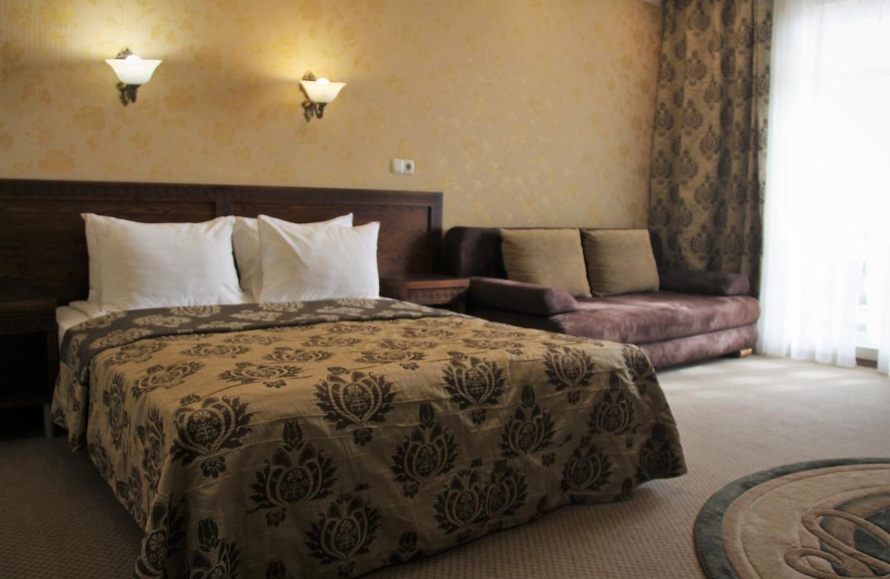 Kamelot Hotel Ternopil Eksteriør billede